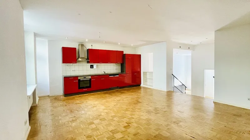 Zeitgemäßes Wohnen mit offenem Wohn- und Küchenbereich in Berlin-Lichtenberg — photo 1